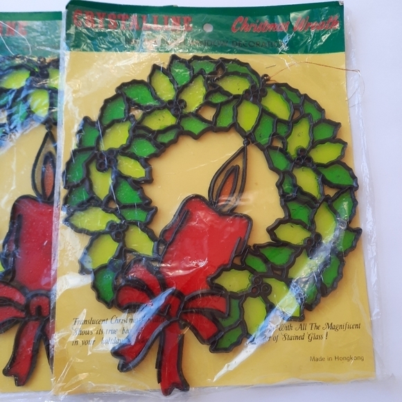 2 Vintage Crystalline acrylic faux stained glass hanging Christmas wreat… - Picture 2 of 9
